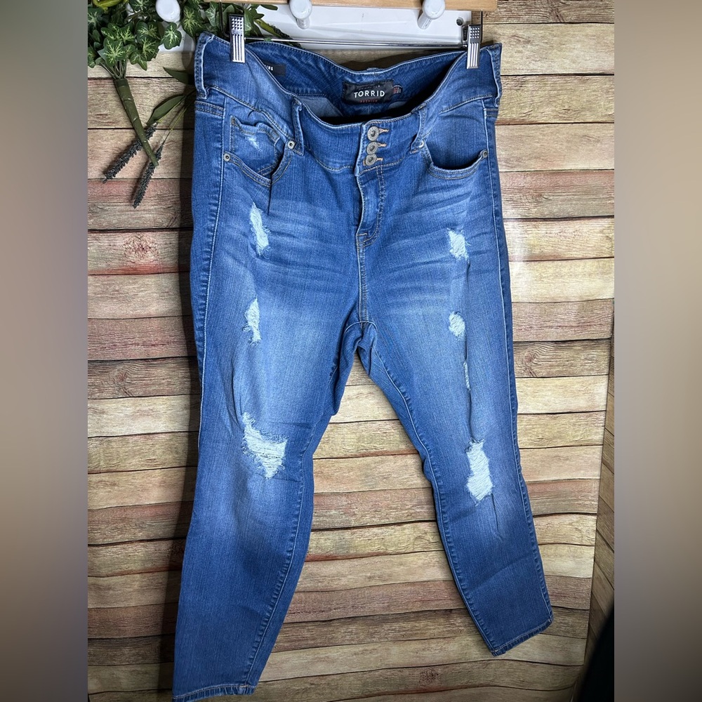 Torrid Distressed Denim Jean Pants Size 18S